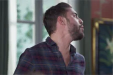 Abdel est dégoûté d’entendre Alison faire l’amour avec Mathias !