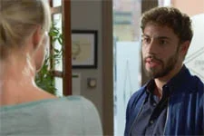 Abdel révèle son étrange découverte à Céline et Franck !