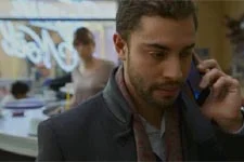 Abdel trouve un moyen de déjouer une surveillances gênante