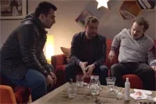 Alison se fait embarquer dans la cavale !