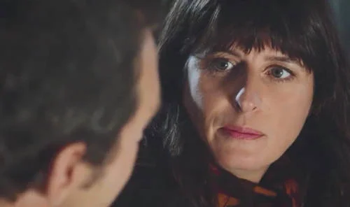 "plus belle la vie" en avance : luna et andrès s'embrassent, sabrina trahit mila- le résumé de l'épisode du 9 déce