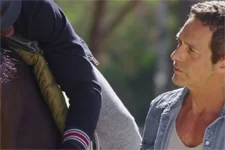 Andrès apprend comment Mouss est devenu handicapé !