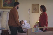 Anémone, suspicieuse, accepte de laisser Gabriel faire de nouvelles analyses à Jeanne !