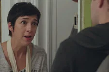 Anne explose contre son frère !