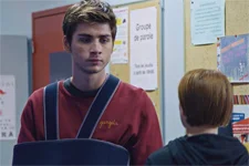 Antoine détruit Théo qui fond en larmes !