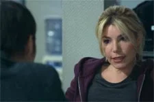 Ariane confie à Anne que Samia souhaite récupérer Jean-Paul