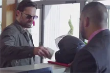 Arnaud achète le silence d’un homme !