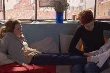 Babeth oblige Léa à la suivre !