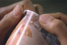 Baptiste découvre une photo de son père !