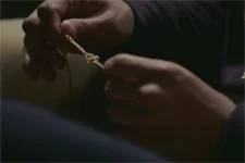 Baptiste est perturbé à cause d?un bracelet