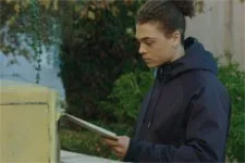 Baptiste poste un courrier important !