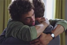 Baptiste réconforte Kévin qui CRAQUE !