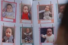 Baptiste se demande à qui Mathis ressemble le plus