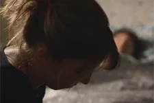 Barbara accepte de mauvaise grâce de rencontrer l?archéologue qui doit aider Alan