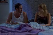 Barbara commence à croire qu?on lui cache la vérité