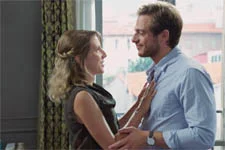 Barbara est obligée de supplier Elias pour qu’il reste avec elle à la coloc