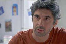 Benoît et Stéphane apprennent que Léa couche avec la femme de Laurent !