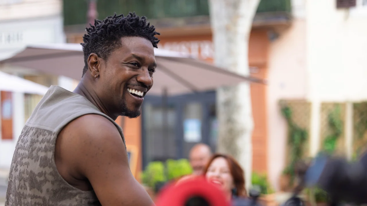 Bientôt un épisode spécial réunissant Plus belle la vie, Demain nous appartient et Ici tout commence ? David Baiot se confie sur cette possibilité !