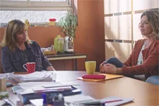 Blanche conseille à Coralie de réagir avec Théo !