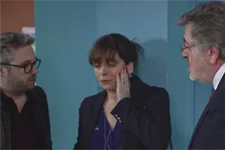 Blanche se fait GIFLER !