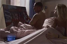 Céline s?intéresse au travail du père de Baptiste