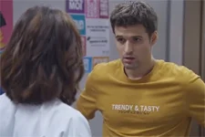 César apprend que la drogue a été coupée avec du vermifuge !