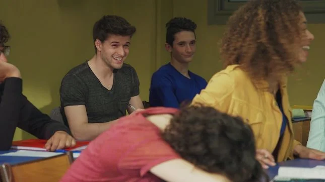 César, beau gosse avec une tenue casual ! look du jour