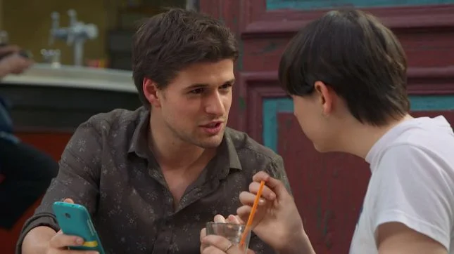 César, BG en chemise ! look du jour