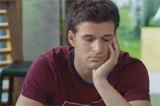 César est à bout d’Emma et Vincent !