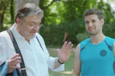 César est touché par le soutien sans faille de son oncle