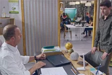 César fait du chantage à Vincent !