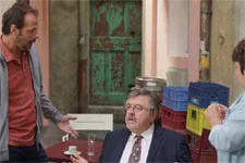 Claire et Franck ont l’idée de faire mettre un pince-nez à Rochat