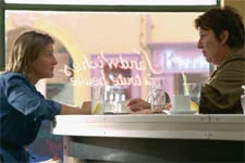 Claire tente de remonter le moral à Laetitia