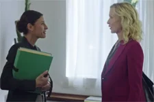 Claudia accepte de faire des efforts avec Nell