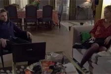 Coralie connaît la musique composée par Cyril !