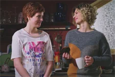 Coralie propose à Antoine de servir de médiateur avec son père