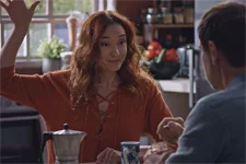 Delphine encourage Clément à casser des objets pour évacuer sa colère !