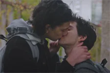 Eddy révèle à Tom avoir parlé à son père