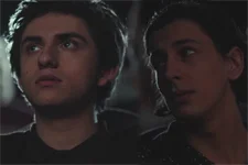 Eddy se montre maladroit avec Tom