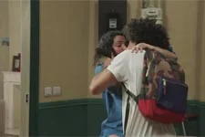 Emma a une envie de femme enceinte à assouvir d?urgence