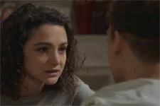 Emma est choquée d?apprendre la véritable activité d?Alpha !