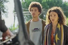 Emma et Baptiste empêchent Olivia et Joachim de brûler la société Artextile !