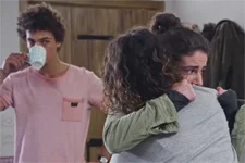 Emma et Baptiste épaulent Olivia quand elle vient chercher leur aide