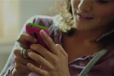 Emma pousse Baptiste dans les bras d?Alexandra sans le savoir