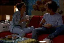 Emma rentre épuisée après sa première journée chez Green Tech Solutions