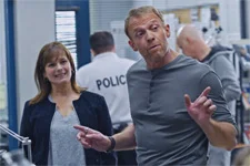 Eric annonce une très bonne nouvelle au commissariat !