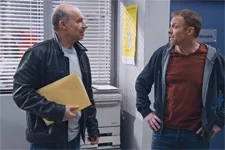 Eric confie à Léo que Blanche l’amuse