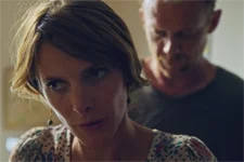 Estelle apprend à Eric que Johanna pourrait tout faire foirer comme elle est tombée amoureuse de Max !