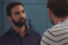 Gabriel accepte de passer le réveillon du 31 décembre avec la police mais à ses conditions !