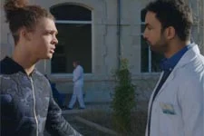 Gabriel tente de secouer Baptiste !